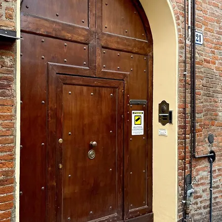 Dimora Della Ghiara Casa de hóspedes