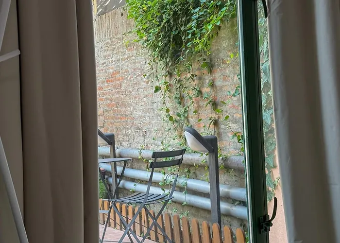 Guest house Dimora Della Ghiara 3*