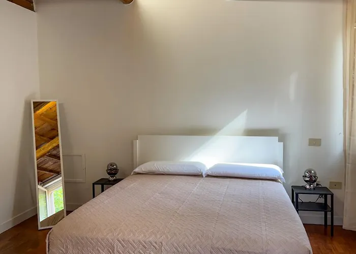 Dimora Della Ghiara Guest house