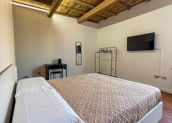 Dimora Della Ghiara Guest house