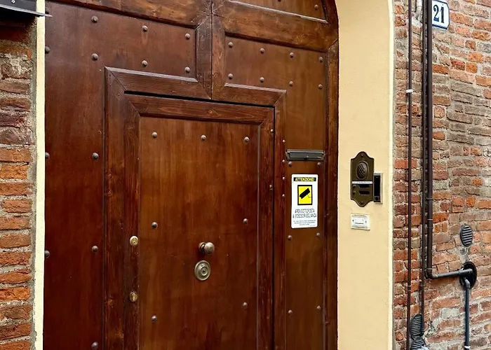 Dimora Della Ghiara Guest house